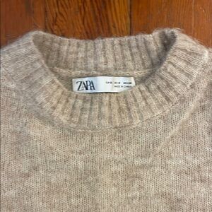 Zara Women’s Beige Crewneck Sweater